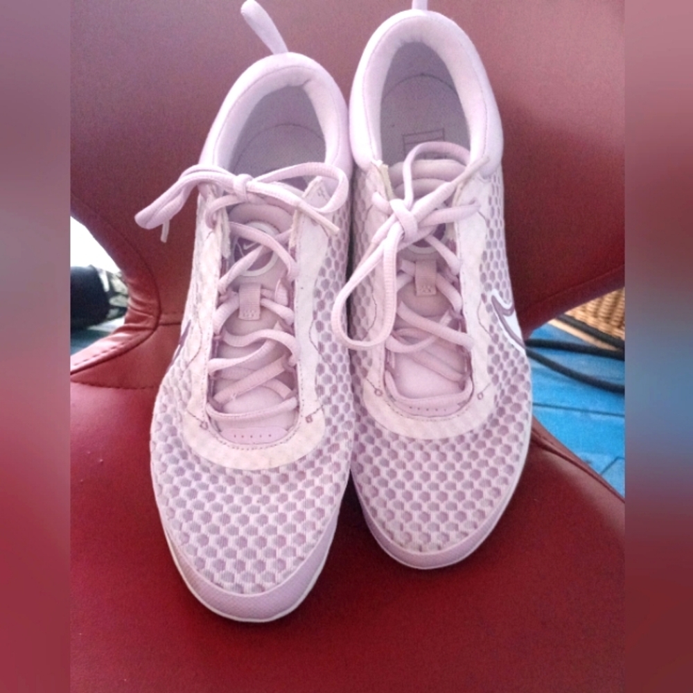 Nike tennis shoes